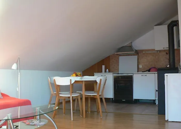 Smiley With A Million Dollar View Κόρτσουλα